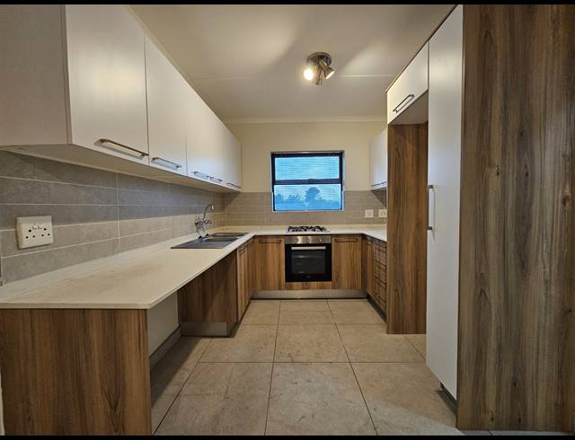 2 BEDROOM APARTMENT FOR SALE IN MODDERFONTEIN